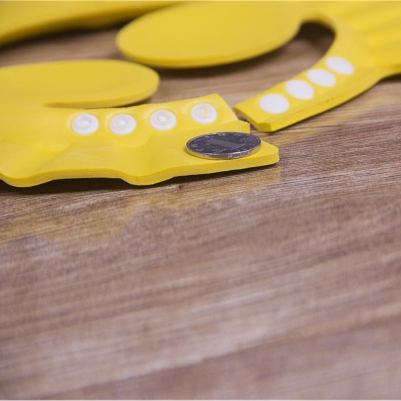 Visière chapeau pour douche bébé I ShampooCap™ - MommyLouve